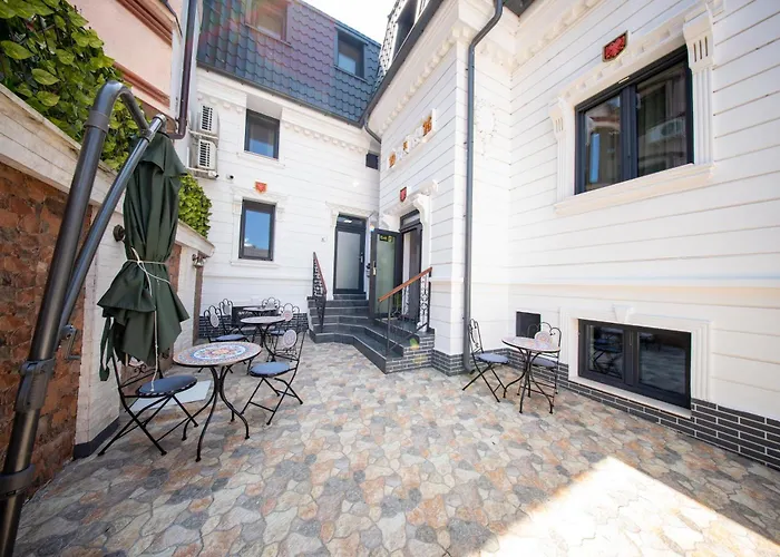 Oasis Historic Central House